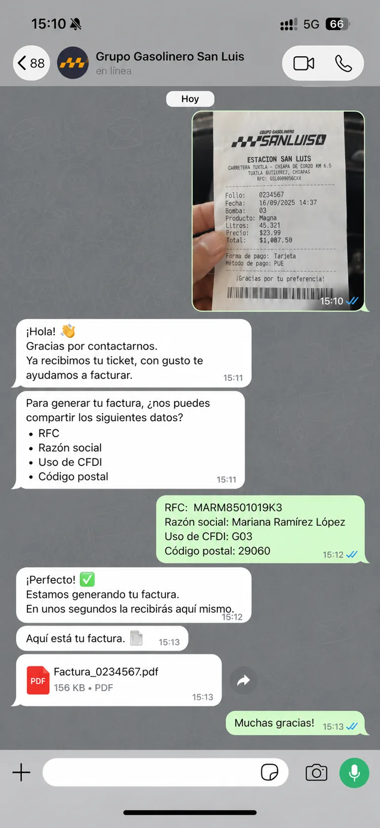 Conversación real de WhatsApp: el cliente envía la foto de su ticket y recibe su factura CFDI